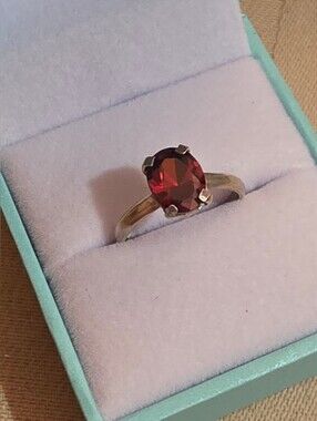Vintage 2 Ct Genuine Garnet solitaire ring 925 Sterling silver setting Size 6